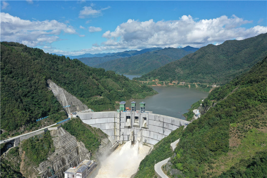 航拍引漢濟(jì)渭三河口水利樞紐。劉正根攝