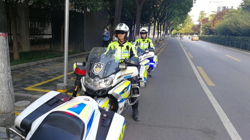 西安交警指揮中心“開學(xué)首日”指揮崗全員上崗，嚴(yán)防發(fā)生長時間、大面積交通擁堵。西安市交警支隊(duì)供圖