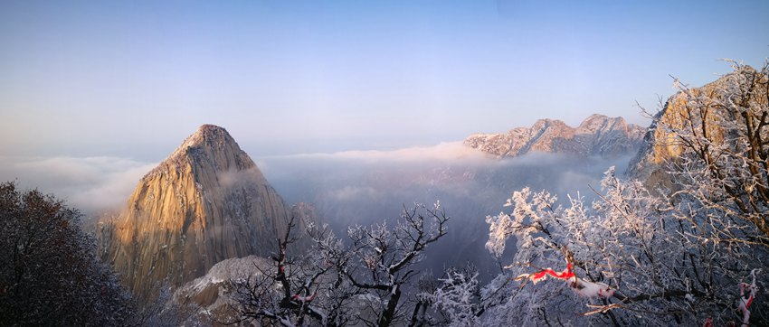 雪霽初晴 華山巍峨美如畫。左小峰 攝