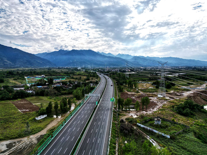 京昆高速公路蒲城至澇峪段。陜西交控集團(tuán)供圖