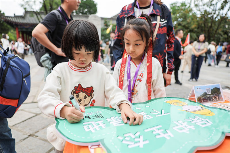 長(zhǎng)假期間，華清宮景區(qū)策劃了一系列精彩的“文化大餐”。華清宮景區(qū)供圖