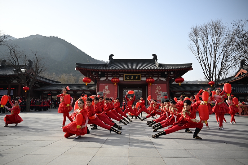 西安華清宮：過(guò)一個(gè)與眾不同“唐潮年”