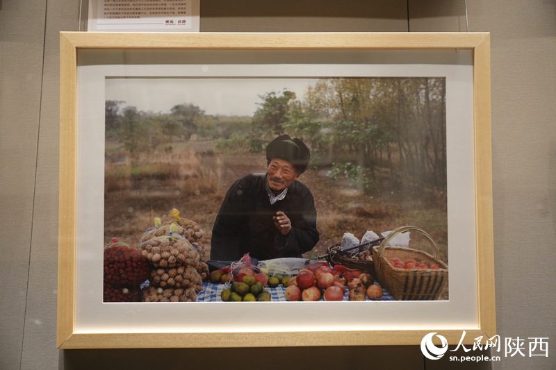 87幅城市老照片5月1日起在西安博物院集中展出。人民網(wǎng)記者 李志強(qiáng)攝