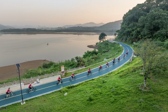 武夷山國(guó)家公園1號(hào)風(fēng)景道（南平崇陽(yáng)溪段）。吳大灼 攝